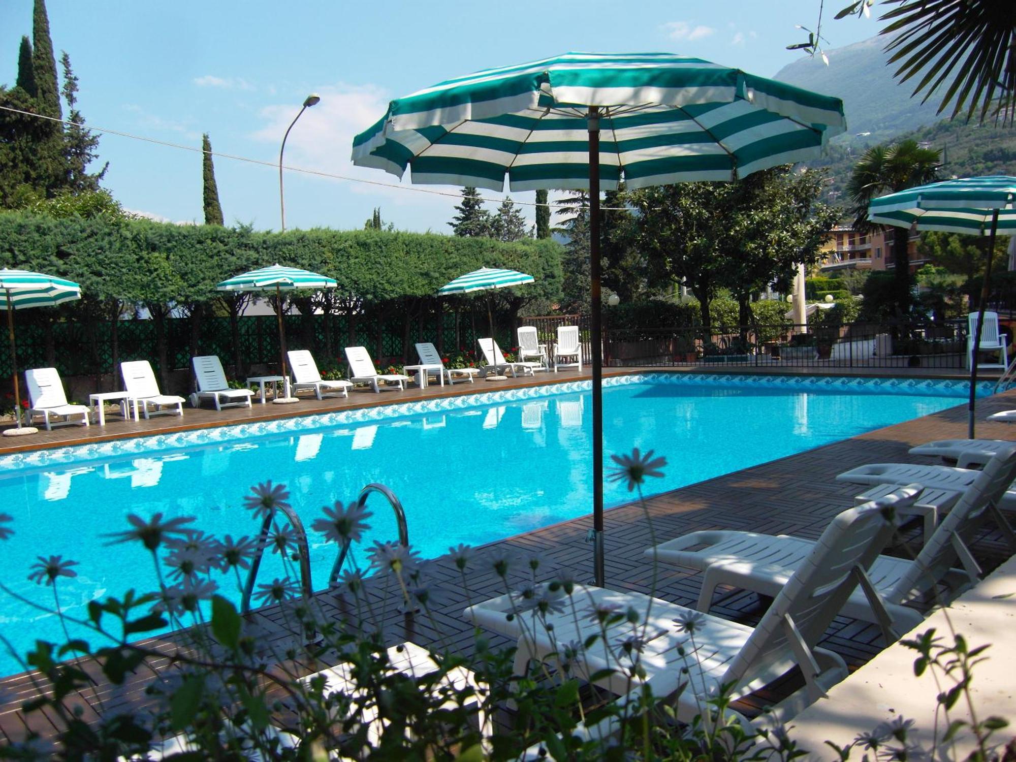 Hotel Casa Serena Malcesine Exterior photo