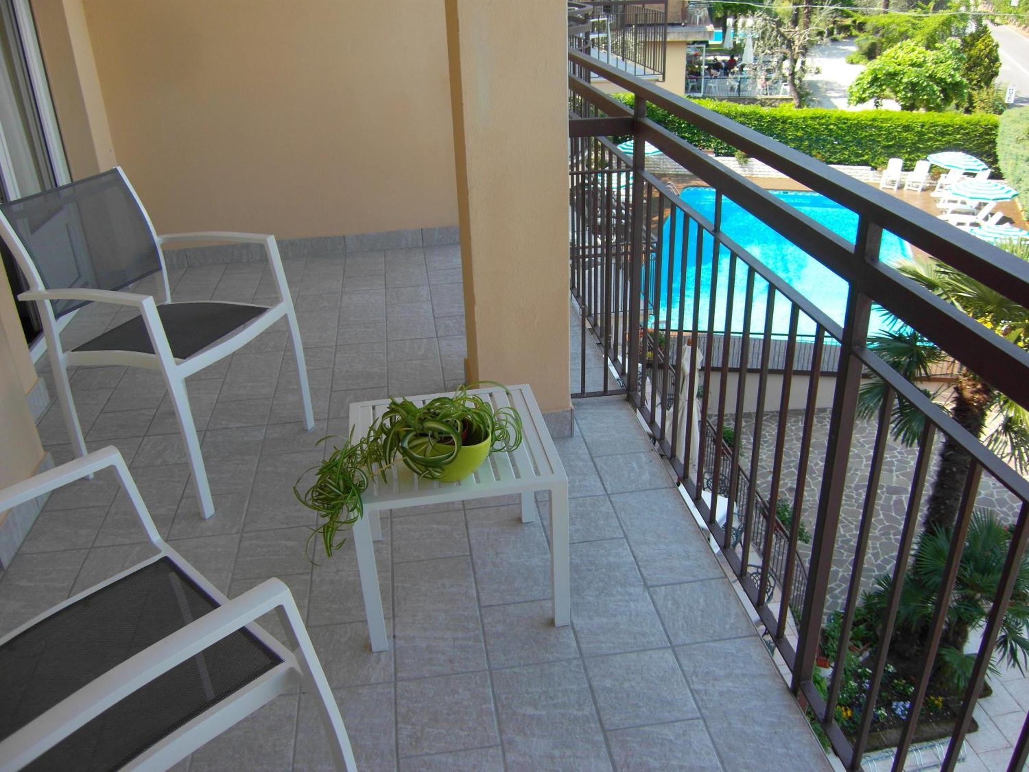 Hotel Casa Serena Malcesine Exterior photo