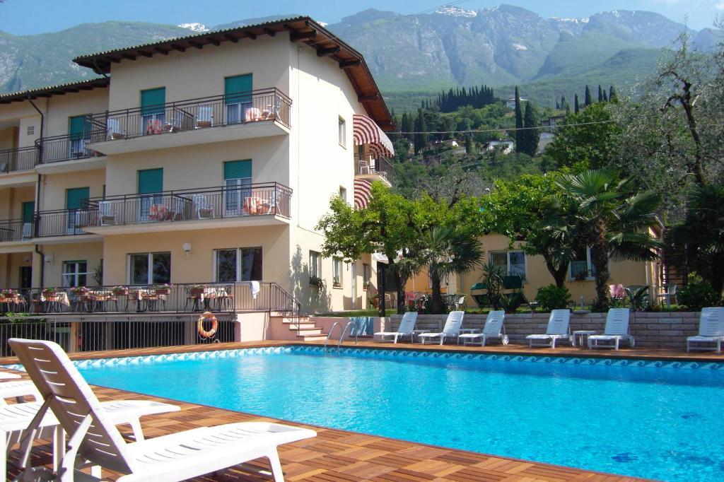 Hotel Casa Serena Malcesine Exterior photo